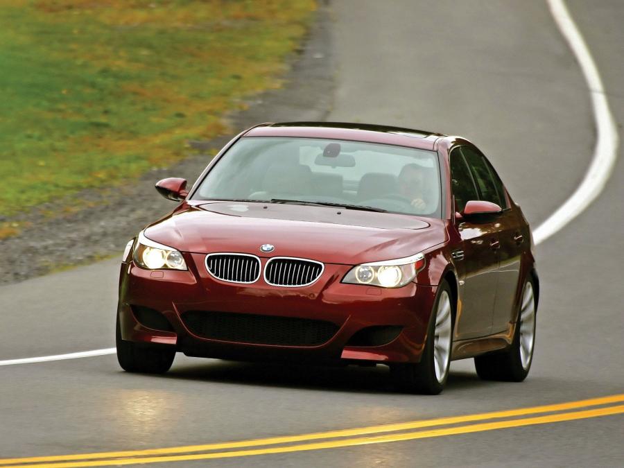  BMW M5 2005 года  (US) (фото 32 из 35)